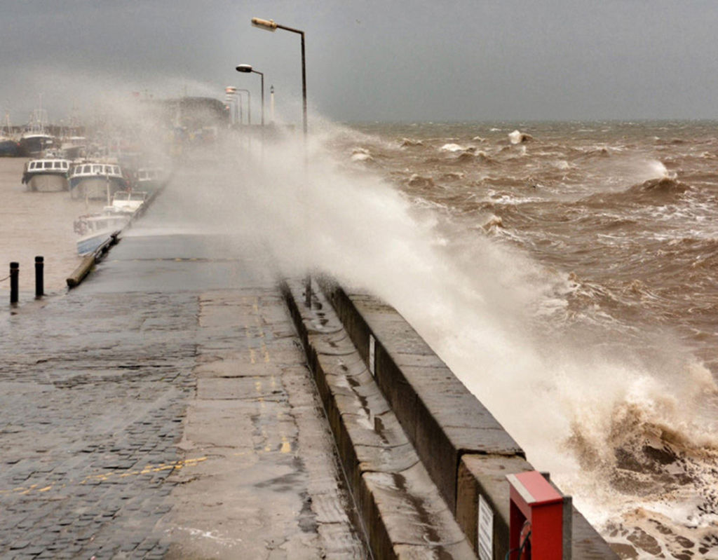 Severe FLOOD ALERT and HEAVY SNOW: UK to be hit by FREEZING STORM as temps drop to -8C