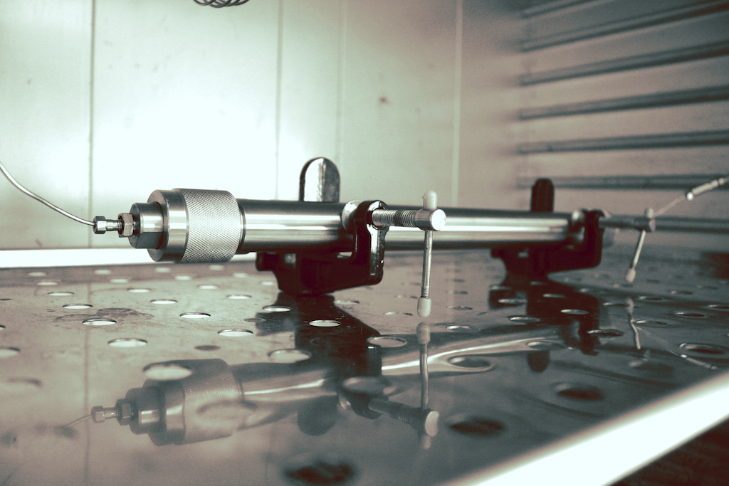 Adsorption process and supercritical extraction