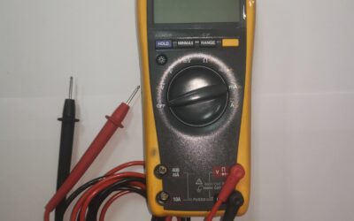True-rms Multimeter with Backlight and Temperature