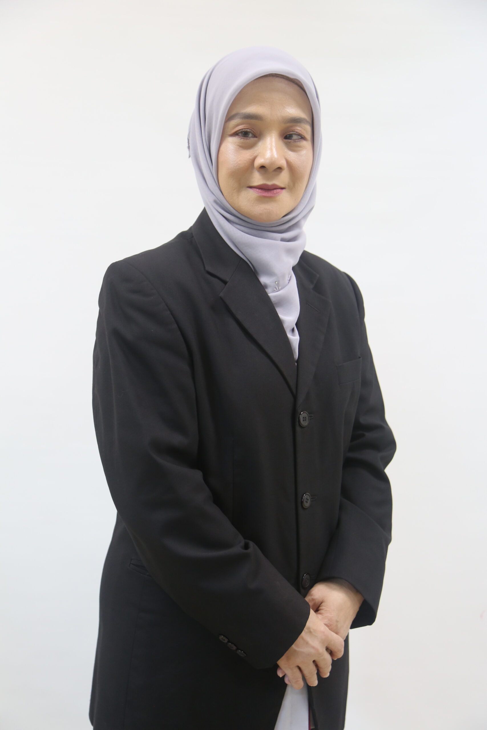 Puan Noor Hayati binti Che Hussain