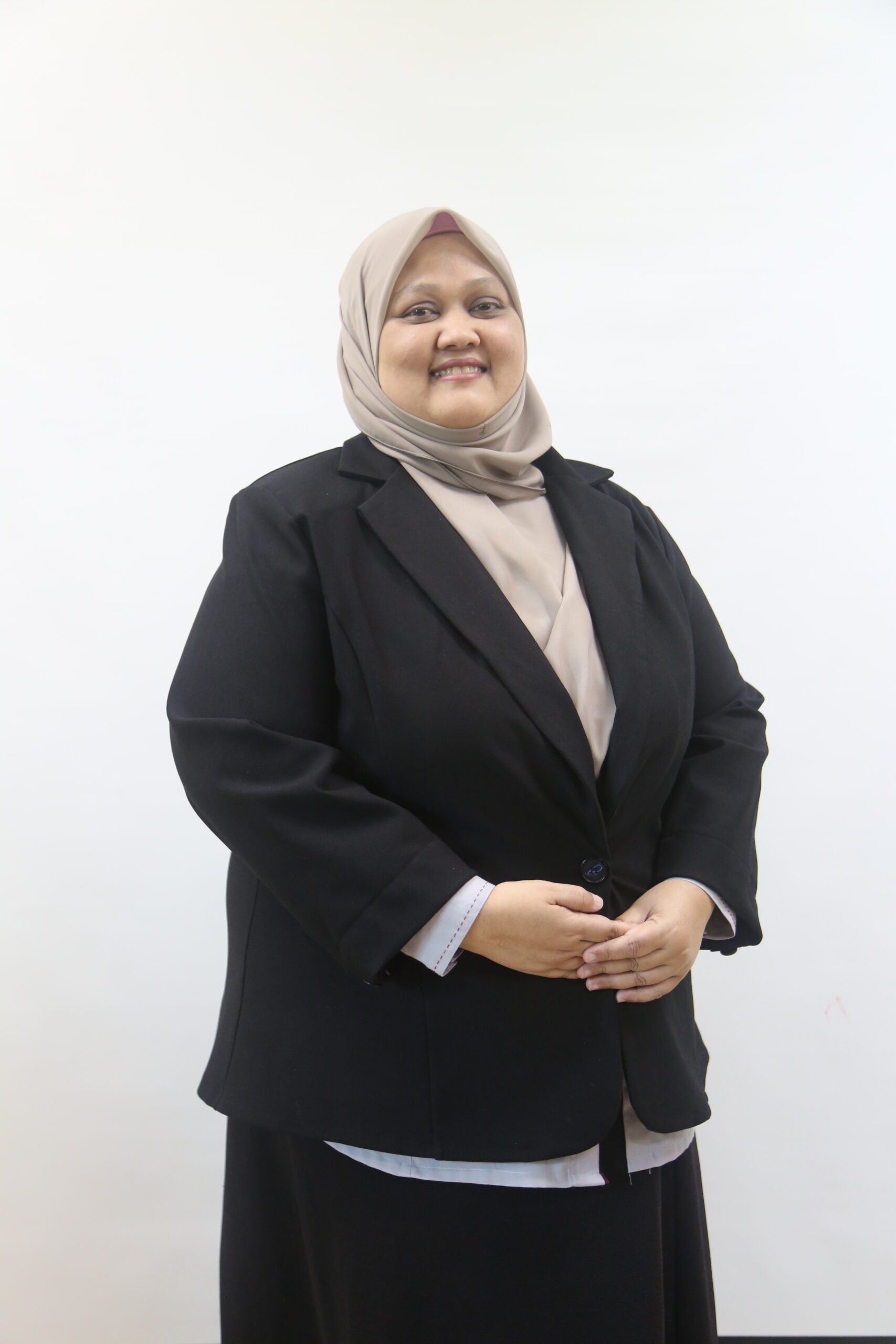 Puan Siti Nursarah binti Md Norzamani