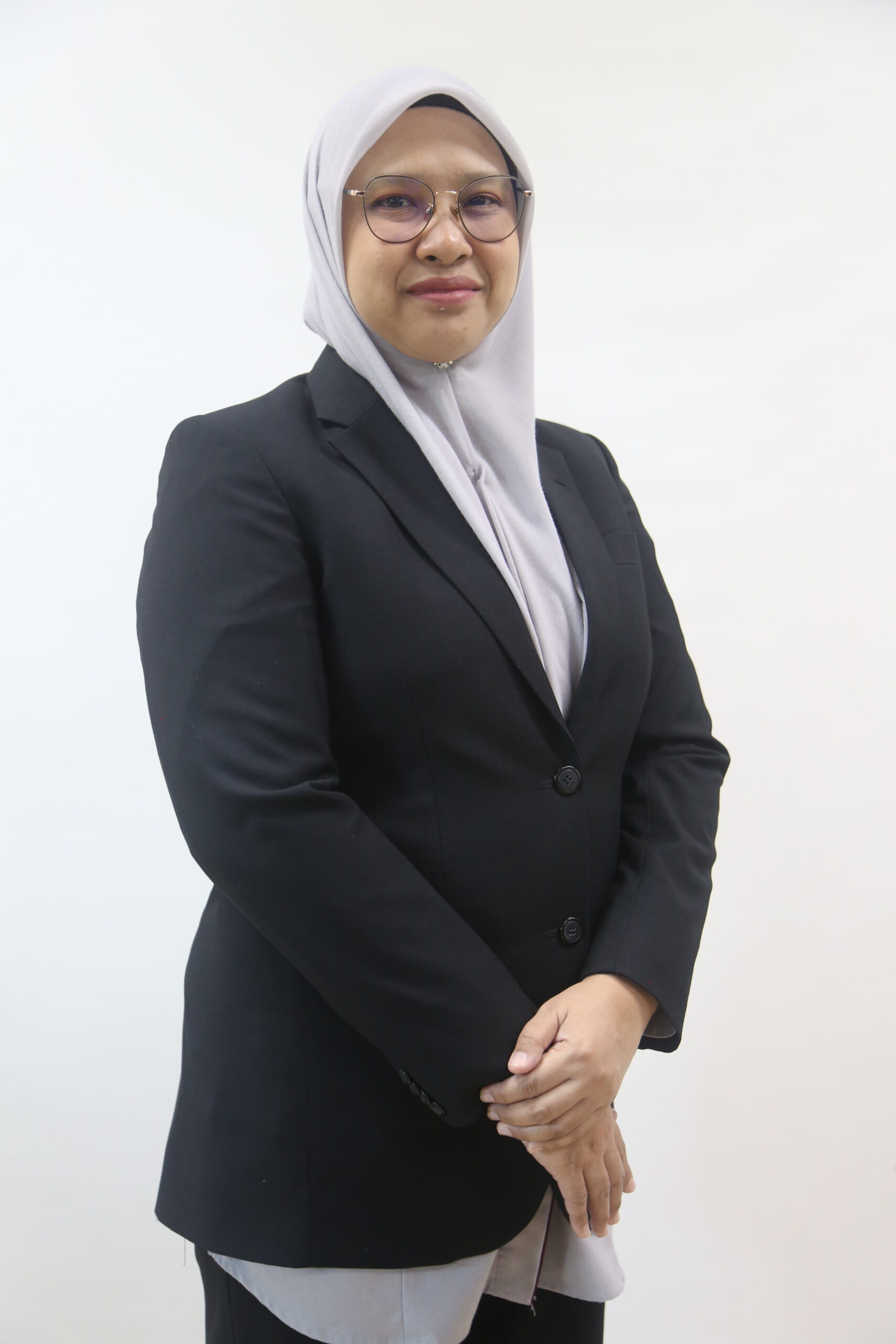 Puan Siti Zulaikha binti Zakaria